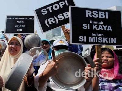 Guru dan Aktivis Dukung MK Hapus RSBI