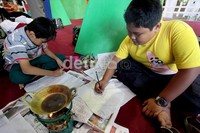 Hasilnya pun tak kalah bagus dengan karya pembatik dewasa.