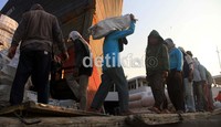 Walaupun Kementrian Tenaga Kerja telah menerbitkan Permen No 24/2006 tentang Jaminan Sosial Bagi Pekerja Informal, namun sektor informal relatif tidak diperhatikan, baik oleh pemerintah pusat maupun daerah.  Agung Pambudhy/detikcom.