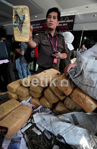 Ganja seberat 27,6 kg dibakar. Ganja ini diperoleh dari 113 perkara sejak 2012.