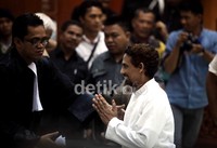 Sidang ini digelar pagi tadi hingga malam ini. Sidang diskorsing dua kali, sebelum dimulai lagi pukul 18.30 WIB.