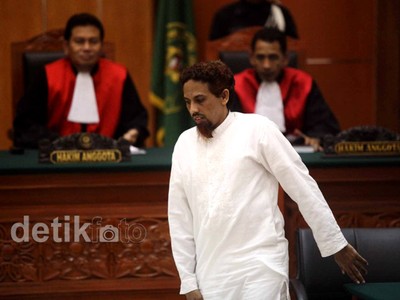 Umar Patek Divonis 20 Tahun Penjara