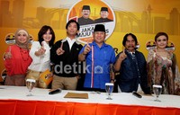 Para artis ini akan mendukung incumbent Fauzi Bowo untuk memenangkan Pilkada DKI Jakarta 11 Juli mendatang.