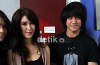 Saat ditanya, Kevin membantah punya hubungan khusus dengan Elma. Gus Mun/detikHOT.