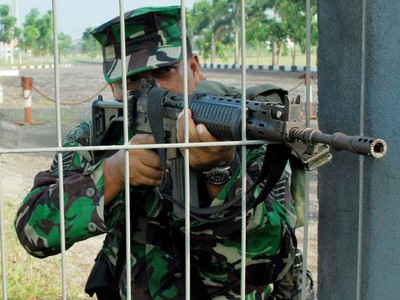 Denmako Pasmar-1 Tangkal Serangan Musuh
