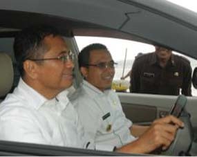 Dahlan Iskan Sopiri Bupati Banyuwangi Keliling Pelabuhan Tanjung Wangi