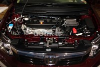 All New Honda Civic didukung mesin 1.8 L SOHC i-VTEC. Mesin berteknologi tinggi ini menghasilkan tenaga berlimpah dengan akselerasi penuh tenaga namun tetap hemat bahan bakar dan ramah lingkungan. Ikhsan/detikOto.