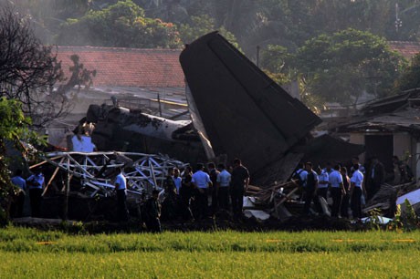 Duka Korban Fokker, Tiupan di Wajah Ortu Mayor Heri