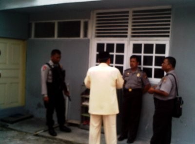 KPK Geledah Rumah Keluarga Neneng di Pekanbaru