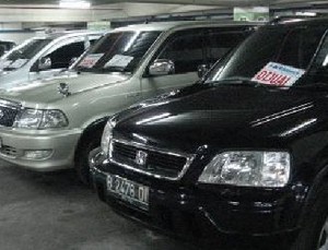 Penjualan Mobil Bekas Turun