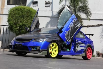 Honda Civic Berpintu Lamborghini