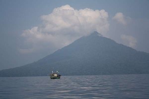 Menyusuri Eksotisme Anak Gunung Krakatau