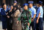 Isak Tangis Keluarga Korban Fokker 27 TNI AU