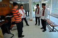 Hendardji Soepandji dan Ahmad Riza juga mengucapkan HUT Kota Jakarta dan HUT Bhayangkara. (dok Hendardji).