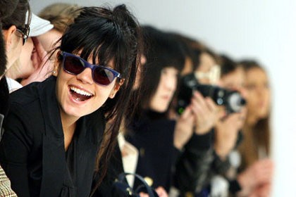 Lily Allen Benarkan Sibuk Garap Album ke-3