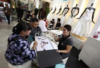 Pameran perkawinan Grand Wedding Expo 2012 memberikan ragam penawaran menarik dalam paket-paket yang memberi inspirasi pesta pernikahan impian bagi para calon mempelai.