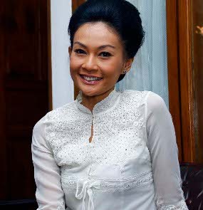 Pakai Sendal Jepit ketika Berseragam Polisi, Endhita Ditegur