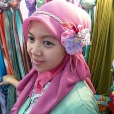 Bross Bunga Kain Jadi Pemanis Kaum Hijabers