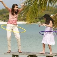 Mainkan Hula Hoop Agar Selalu Langsing