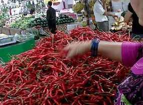 Produksi Terganggu, Harga Cabai dan Gula Naik Tinggi