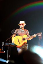 Konser Penuh Cinta Jason Mraz