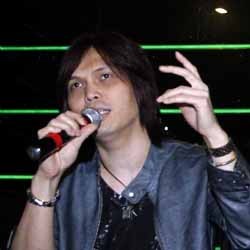 Curhat Once di Album Solo Perdananya