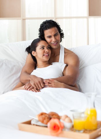 Usai Bercinta? Makanlah Cokelat dan Pizza!