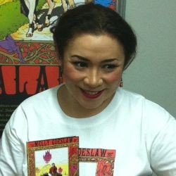 Melly Goeslaw Curhat Lewat Buku Balance