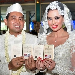 Wow, Catherine Wilson Datang Naik Kuda ke Resepsi Pernikahannya