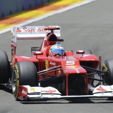 Alonso Juara, Schumacher Naik Podium