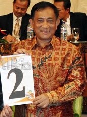 Hendardji Beri Pengobatan Gratis untuk Berantas Berkumis