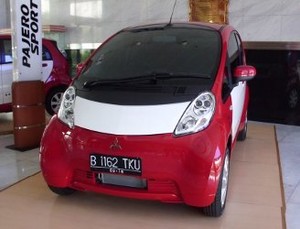 Punya Pelat Hitam, Mobil Listrik Mitsubishi Sudah Siap