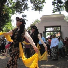 Wow! Asyiknya Dijamu Sultan Kacirebonan