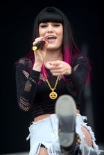 Jessie J Tomboi di Panggung