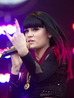 Jessie J Tomboi di Panggung