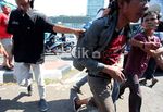 Bukkk...Copet Bonyok Dihakimi Massa