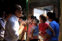 Faisal Basri menemui warga secara langsung dari rumah ke rumah. Agung Pambudhy/detikcom.