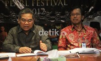Wakil Gubenur NTB Ir Badrul Munir yang didampingi Direktur Promosi Pariwisata Dalam Negeri M. Faried menjelaskan perihal pelaksanaan Lombok Sumbawa Pearl Festival. Gus Mun/detikcom.