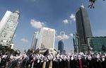 Perempuan Demo Tolak Penggunaan Kondom