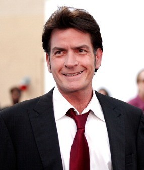 Wah, Charlie Sheen Dilirik Jadi Presiden AS di Machete Kills