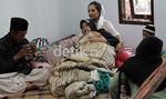 Shinta Bachir Santuni Anak Yatim