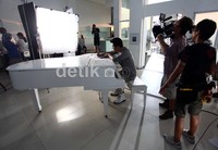 Syuting video klip soundtrack film Hello GoodBye dilakukan di kawasan Bintaro, Jakarta.