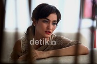Aktris cantik Atiqah Hasiholan tak menyangka dirinya akan mencicipi dunia tarik suara. Kekasih Rio Dewanto itu pun mengaku akhirnya bisa menemukan kenikmatan saat bernyanyi.