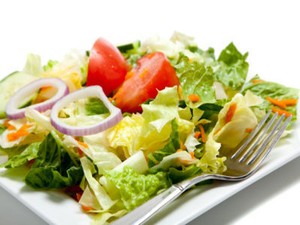 Saus Salad Rendah Lemak Belum Tentu Menyehatkan