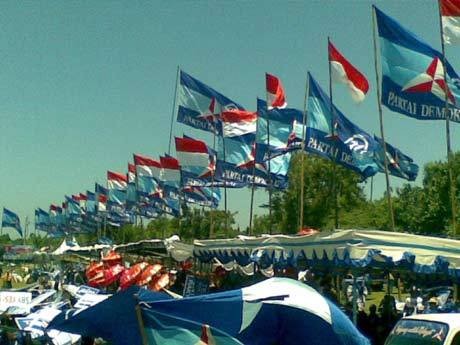 Demokrat Bermasalah, Golkar dan PDIP Mendulang Suara