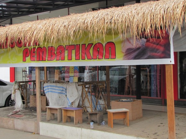 Yuk, Borong Batik Cirebon di Trusmi!
