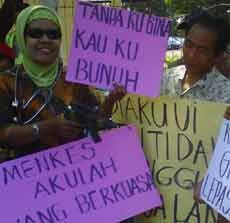Perkumpulan Tukang Gigi Demo Tuntut Pelarangan Beroperasi Dicabut