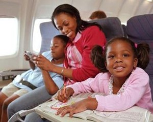 5 Tips Agar Anak Tidak Bosan Selama Naik Pesawat