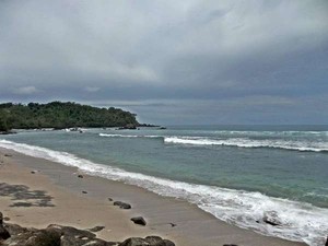 Wediombo, Pantai Eksotis Ala Bali di Gunungkidul