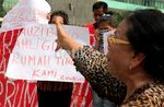 Korban Gusuran Demo Ingatkan Dosa-dosa Foke